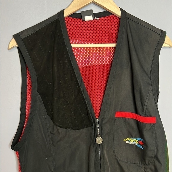 JUNIOR COMPETITOR XL RED & BLACK RIGHT HANDED SHOOTING VEST - Picture 3 of 7